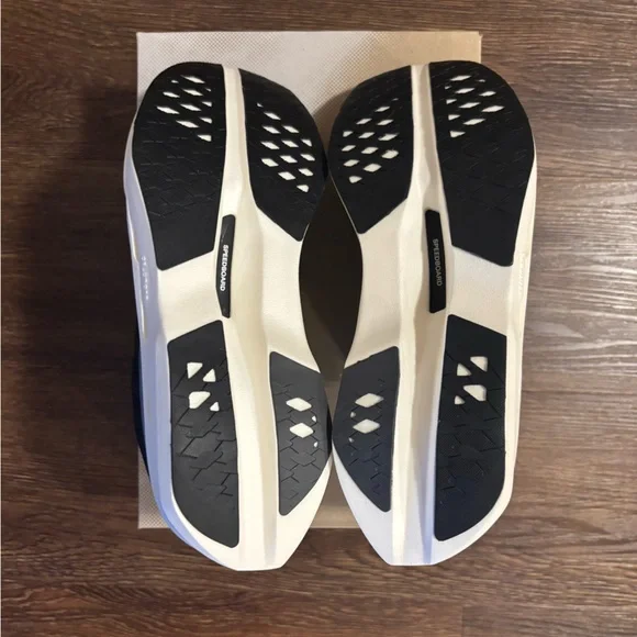 On Cloudboom Volt - Picture 3 of 5